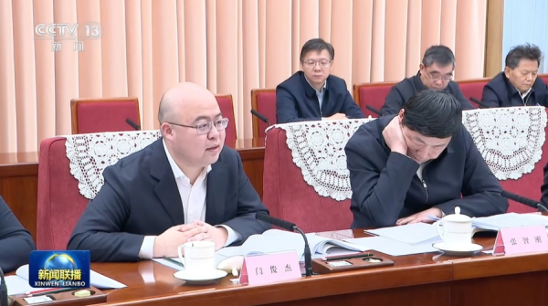 市值超2500亿港元大模型,跑1小时仅1美元,MiniMax首份财报炸场