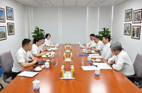 刘键与杭氧集团党委书记、董事长郑伟座谈交流